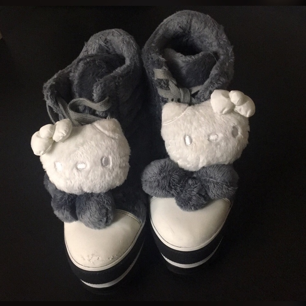 Hello kitty shoes